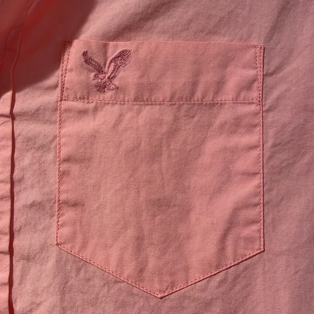 Men’s American Eagle XS Bright pink Button Down Shirt - Picture 2 of 6
